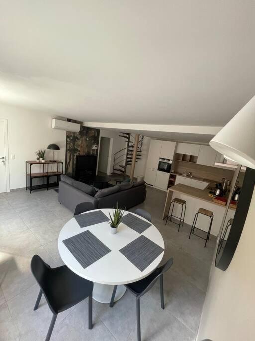 Apartment : La Verte De La Grand Place Chimay